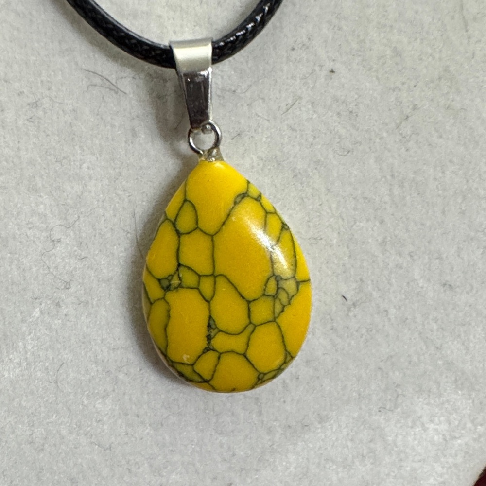 Elegant Natural Crystal Yellow Teardrop Pendant Necklace - Picture 2 of 4